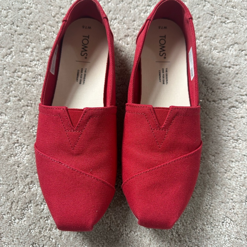 Women’s toms flats